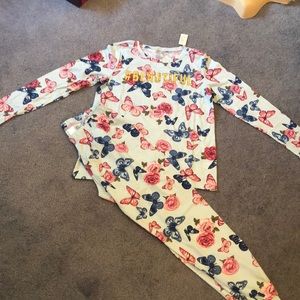 Women’s pajamas Large